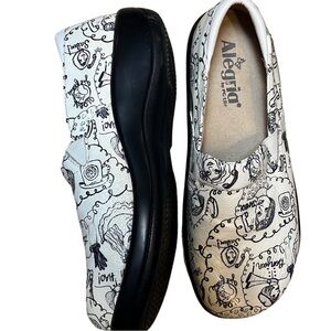 Alegria White and Black Pro Hey Girlfriend Slip Ons sz 36/6.5
